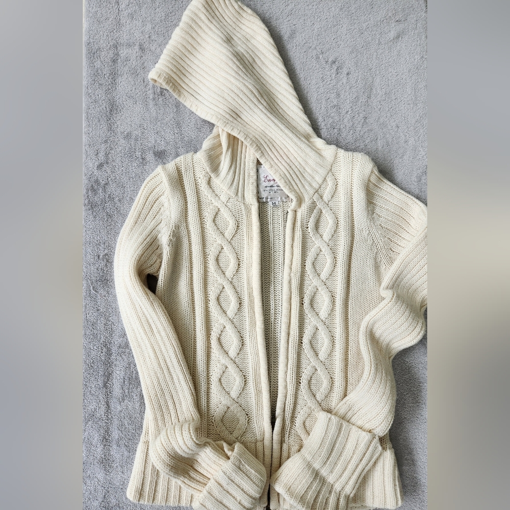 Tan Sweater (M)